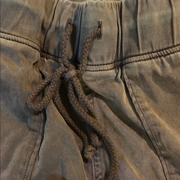 Bella Dahl Brown Pocket Jogger Pants with Elastic Waistband - Picture 4 of 11